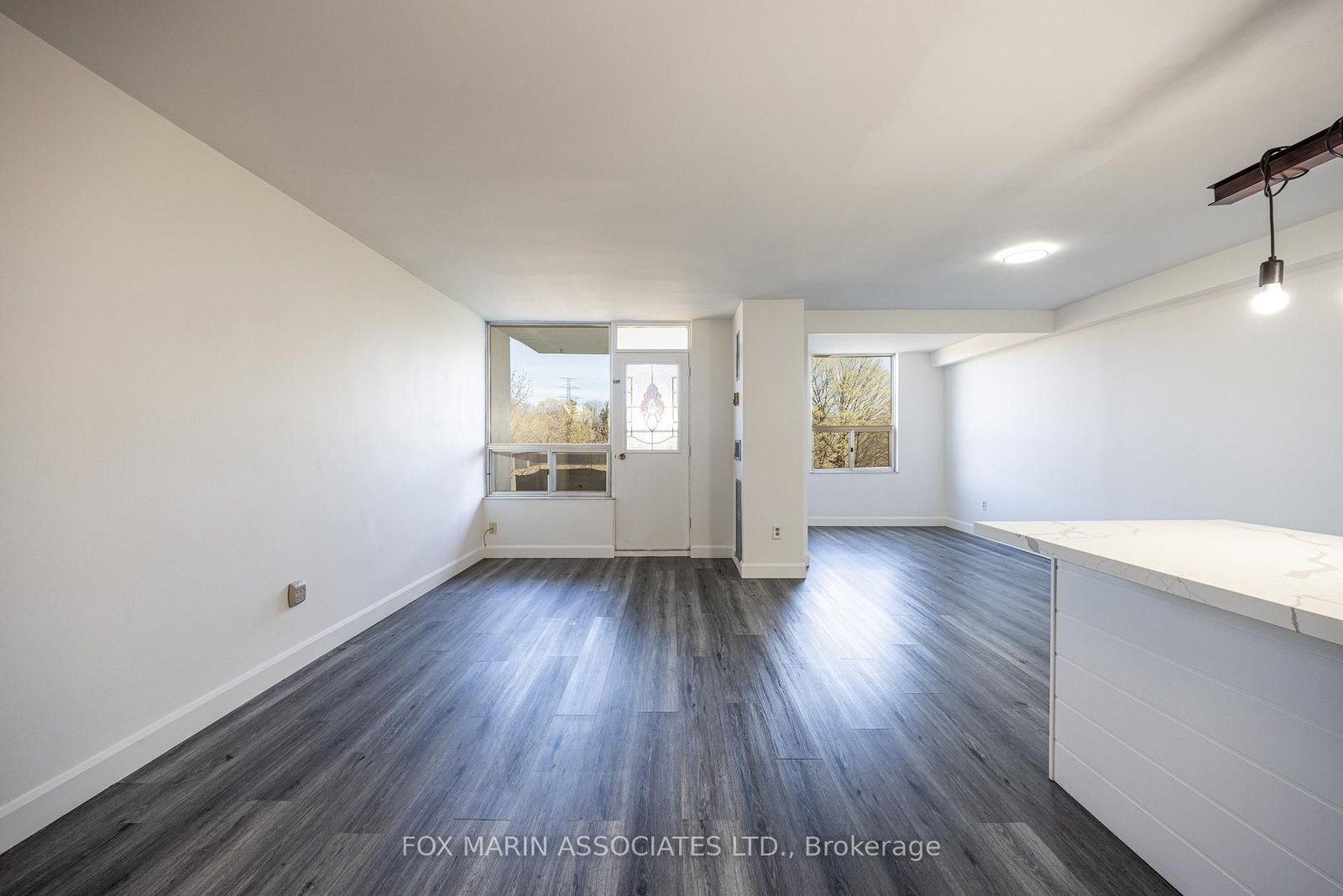 312-20 Edgecliff Golfway, Toronto, ON, photo 5