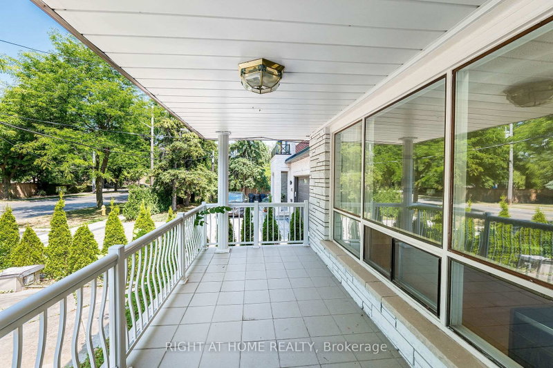 233 Faywood Boulevard