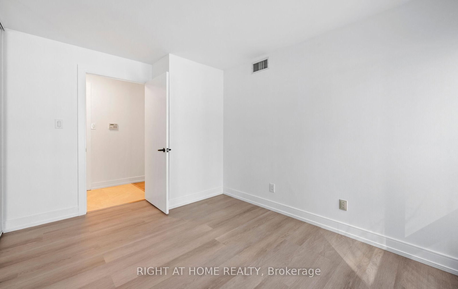 600 Queens Quay • #219 • Toronto, ON photo 18