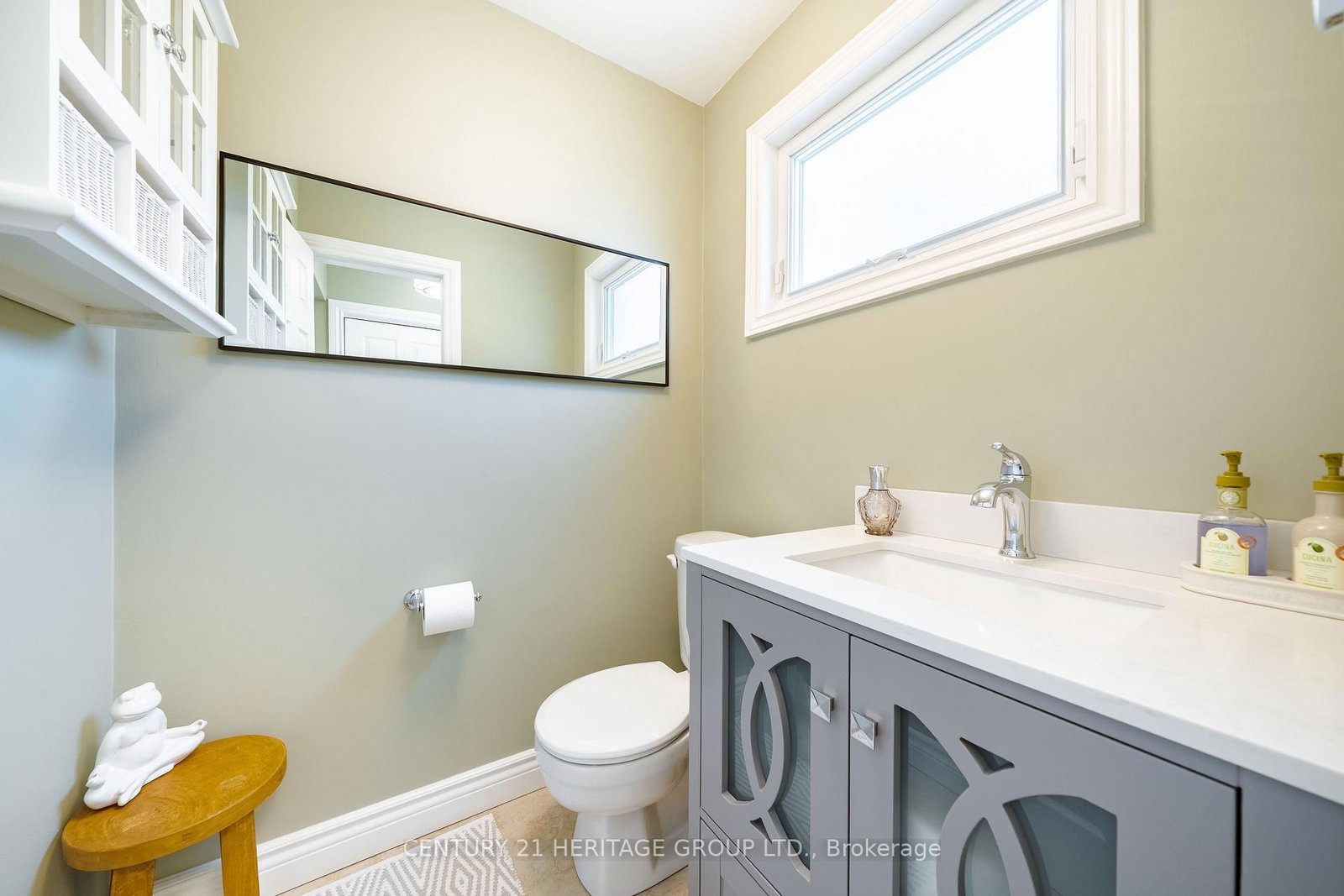 28 Manadon Drive • Toronto, ON photo 10
