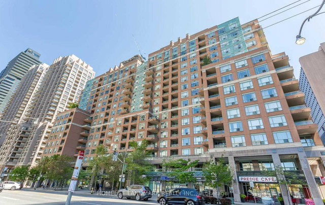 1402 - 887 Bay Street