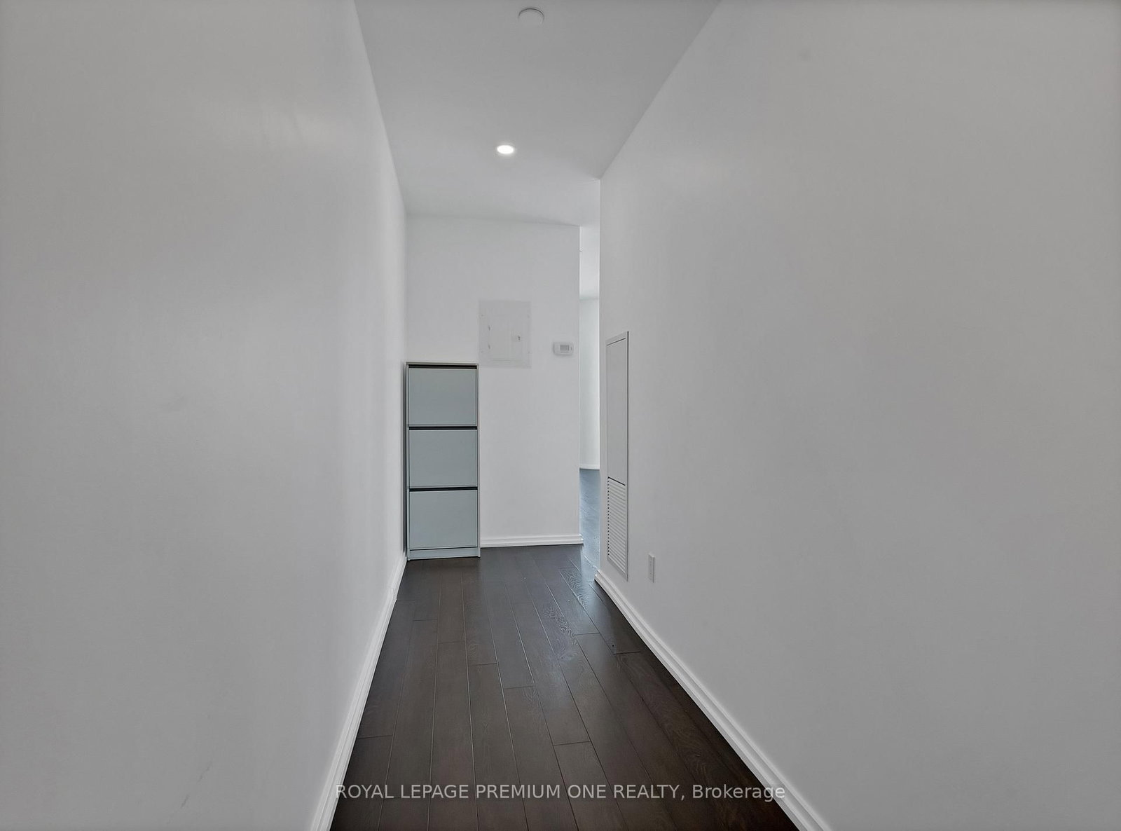 197 Yonge Street, Unit 1412 - Photo 2