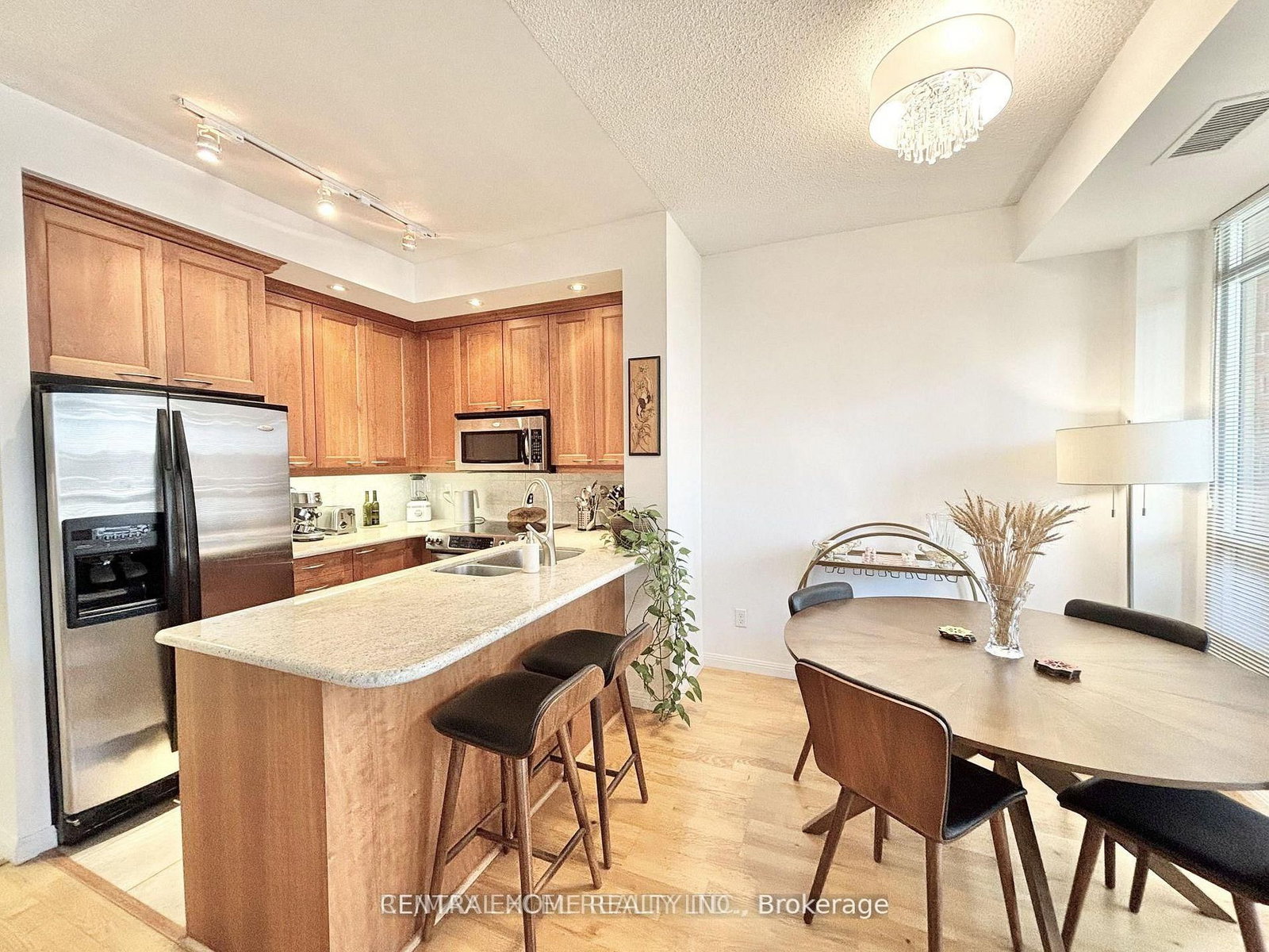 900 Mount Pleasant Road • #426 • Toronto, ON photo 10