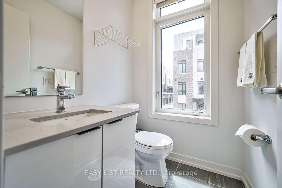 27 Spruce Pines Crescent • Toronto, ON photo 12