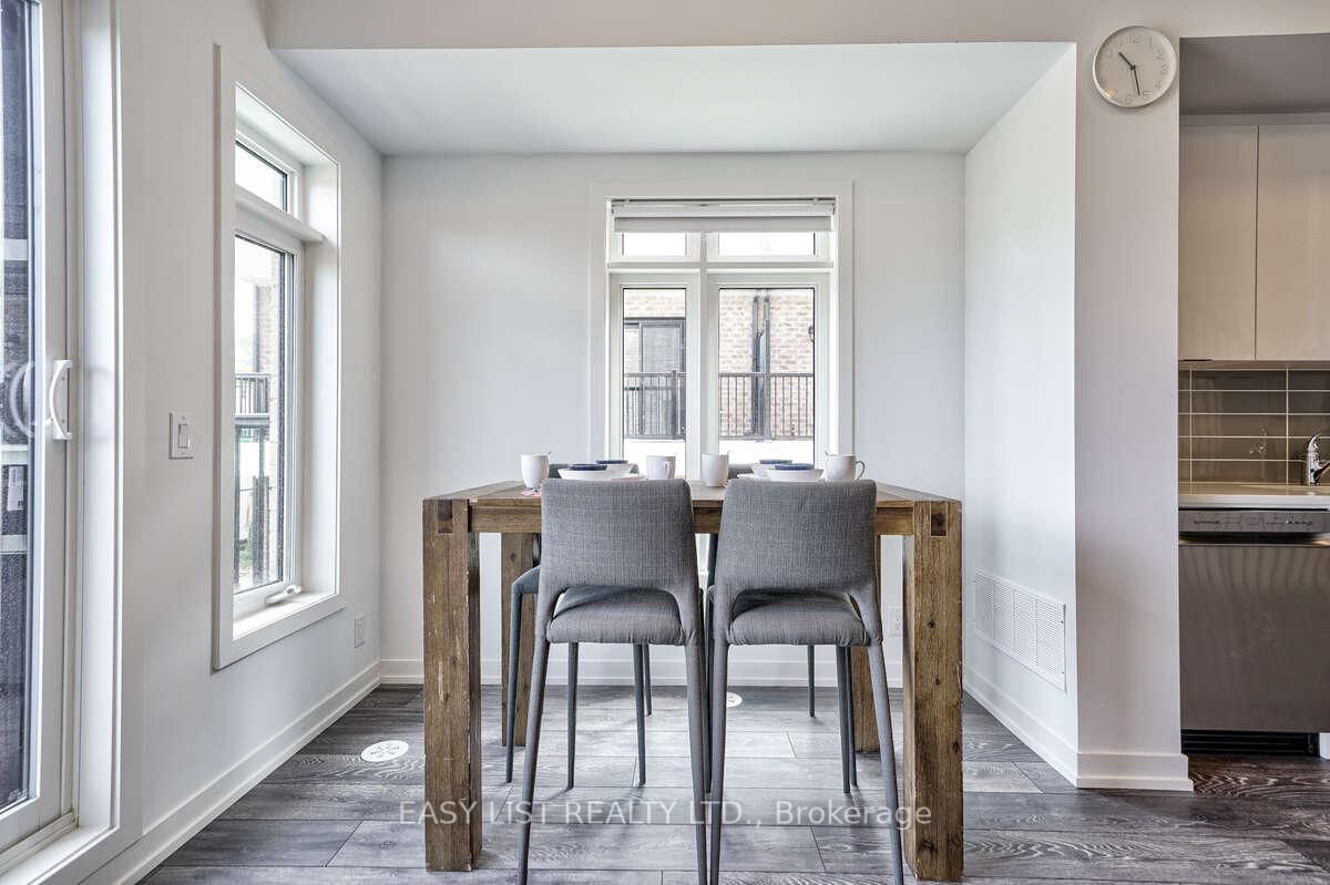 27 Spruce Pines Crescent • Toronto, ON photo 19