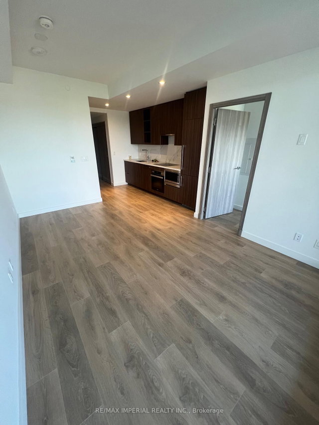 610 - 25 McMahon Drive E E
