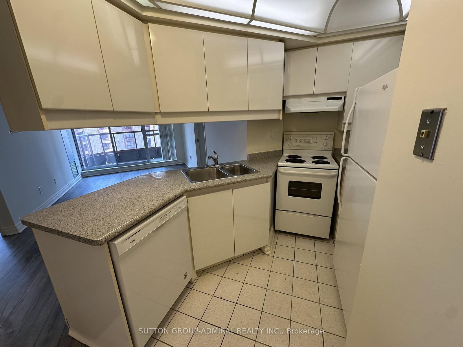 1503-736 Bay Street, Toronto, ON, photo 3