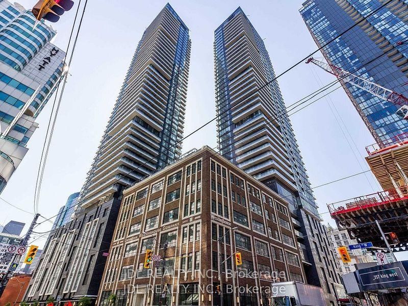 125 BLUE JAYS Way, Unit 4211