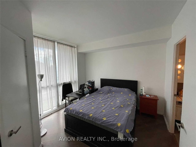 1010 - 45 Charles Street E