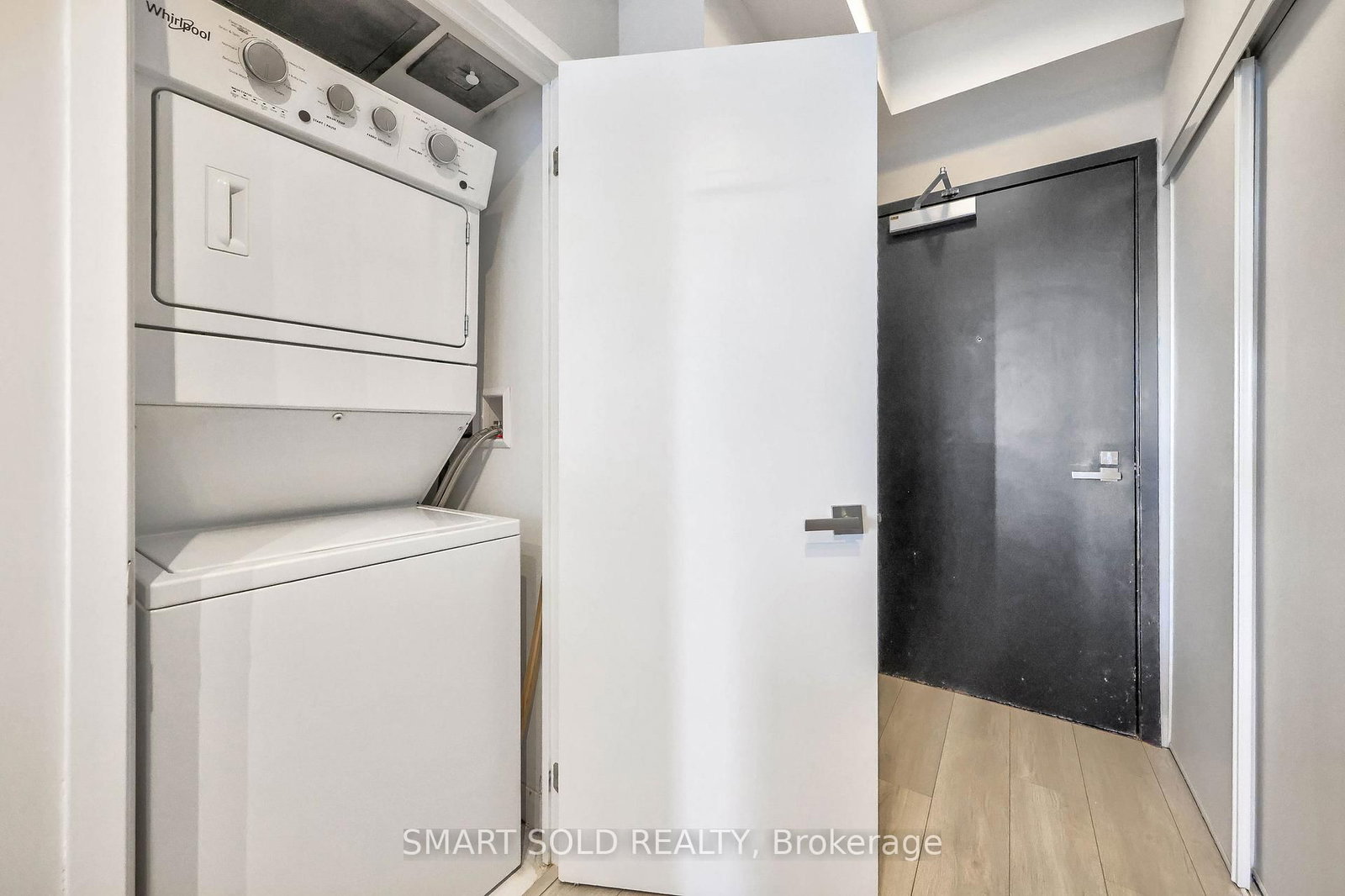 31 Tippett Road, Unit 833 - Photo 27