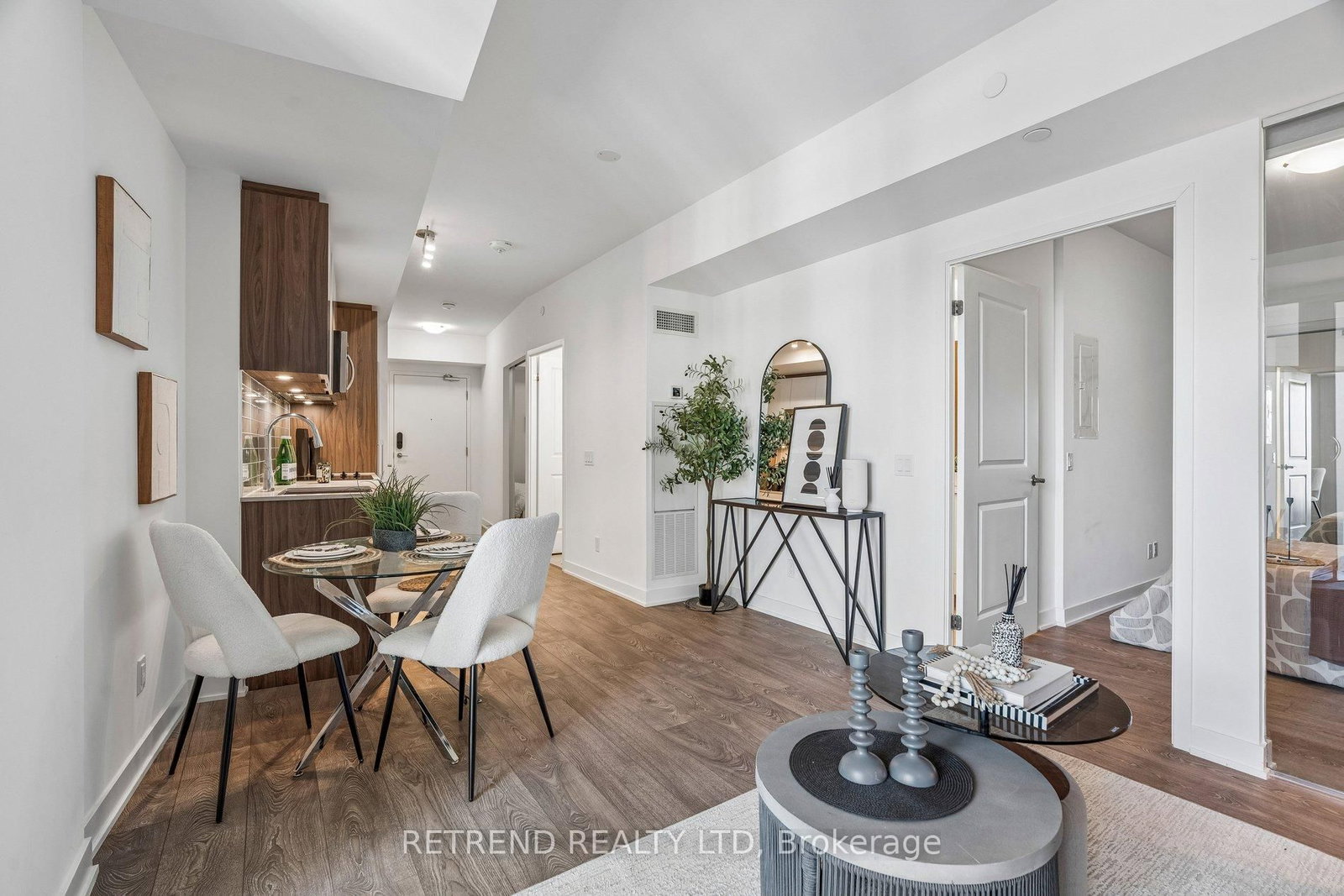543 Richmond Street W, Unit 1021 - Photo 6