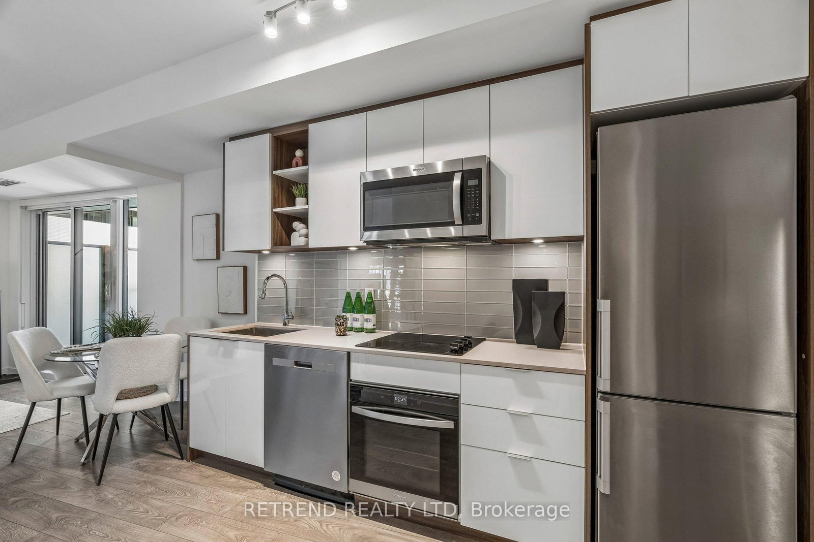 543 Richmond Street W, Unit 1021 - Photo 9