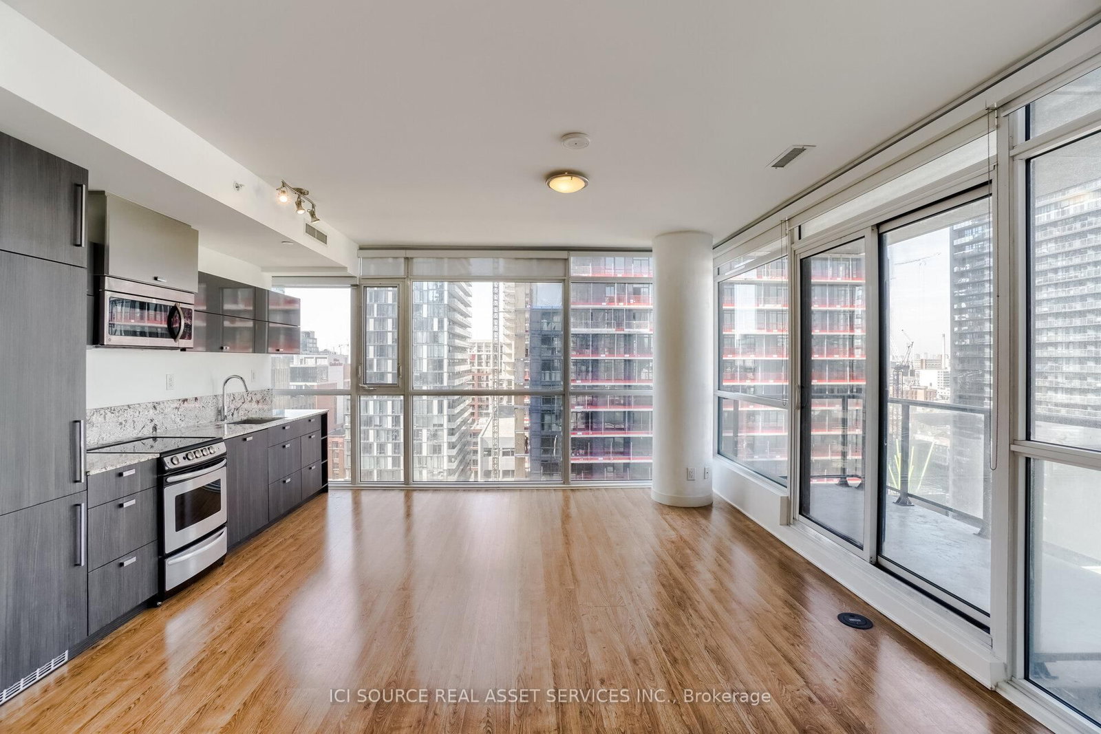 290 Adelaide Street W, Unit 1504