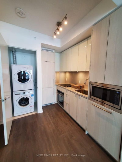 Unit 1607 — 125 Blue Jays Way — photo 5