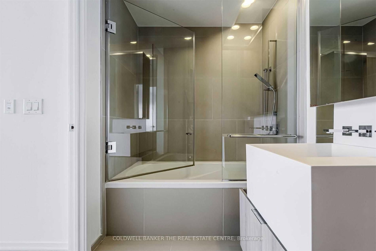 1 E Bloor Street E, Unit 7 - Photo 25