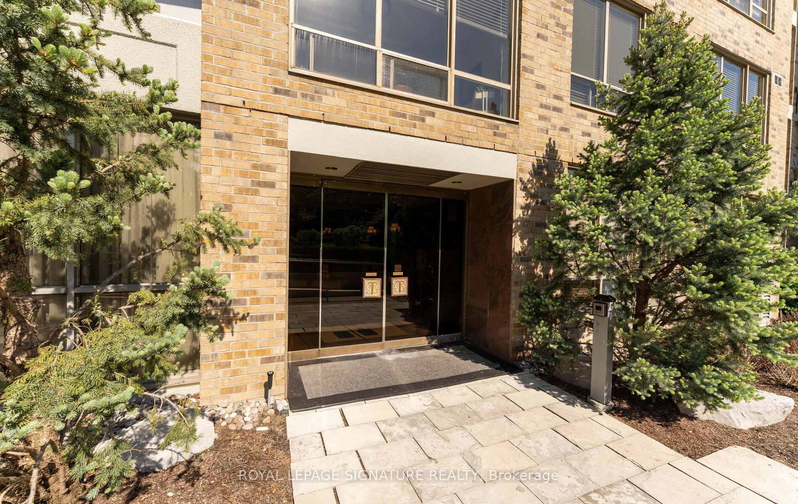 225 The Donway W, Unit 605 - Photo 2