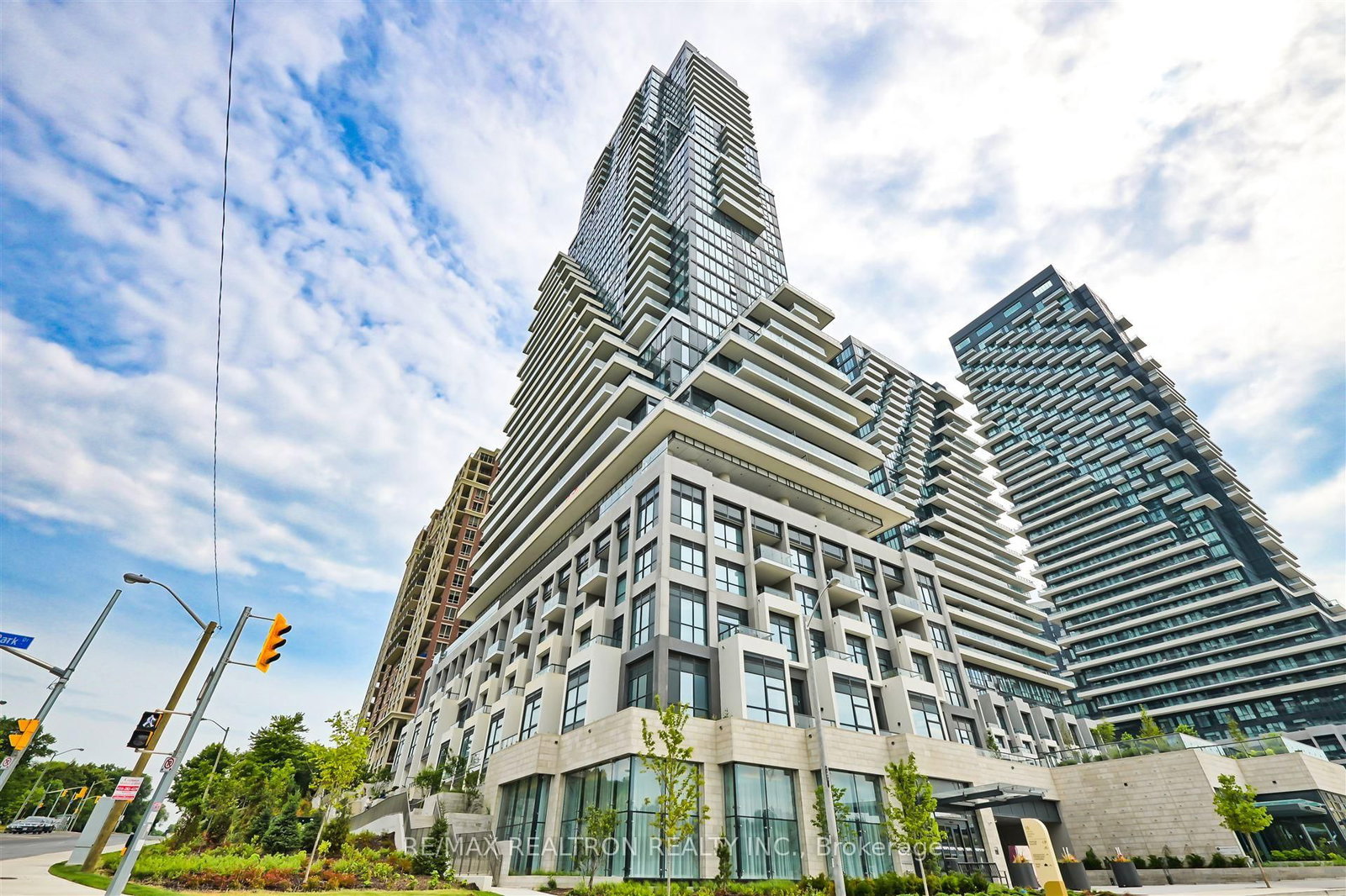 10 Inn On The Park Drive, Unit 112