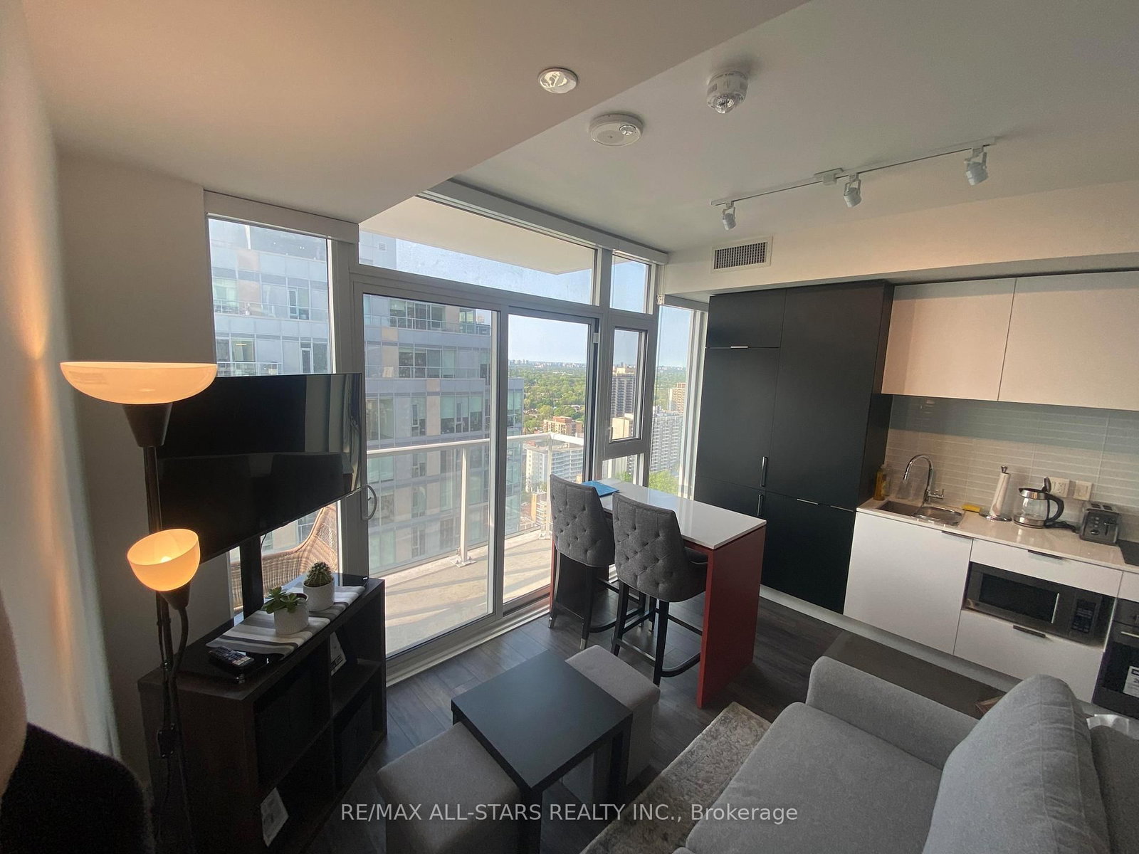 33 Helendale Avenue, Unit 2302 - Photo 13