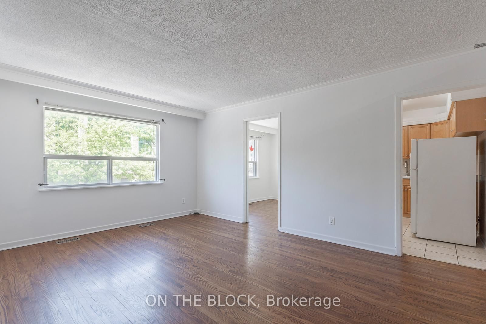 2-883 St Clair Avenue, Toronto, ON, photo 4