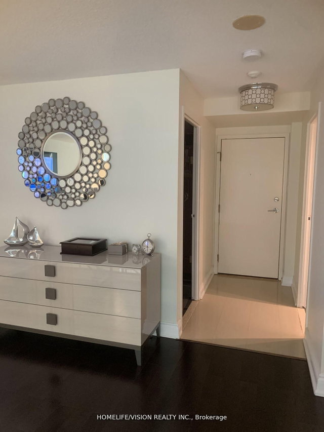 1105 - 10 Yonge Street