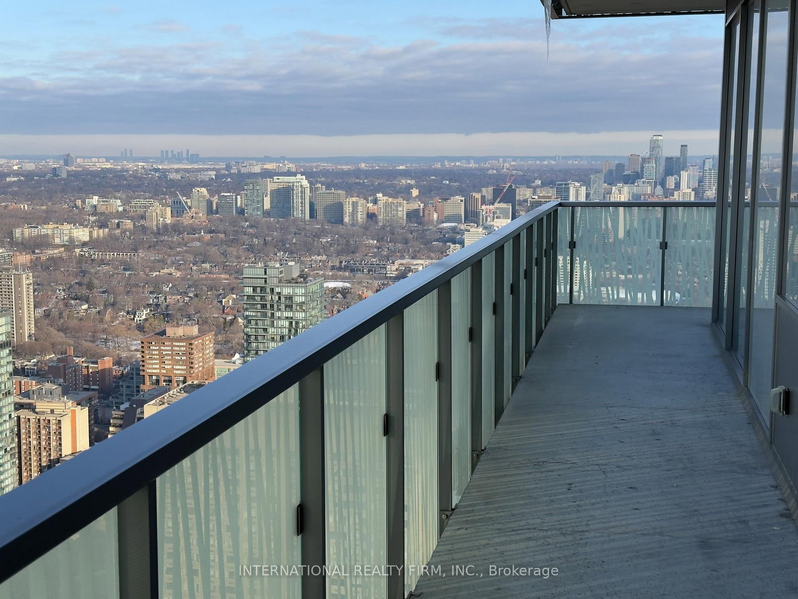 50 Charles Street E, Unit LPH 5406 - Photo 24