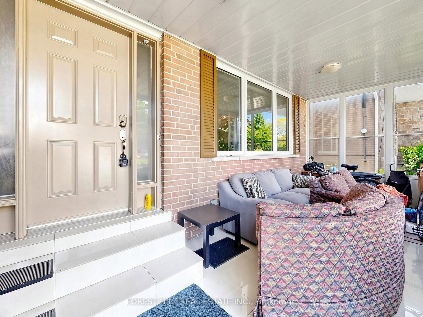32 Wycliffe Crescent, Toronto, ON, photo 4