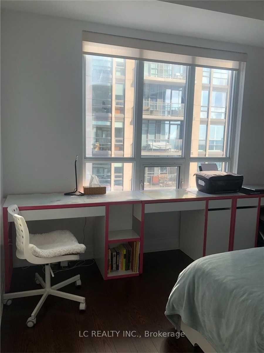 530 St Clair Avenue W, Unit 904 - Photo 10