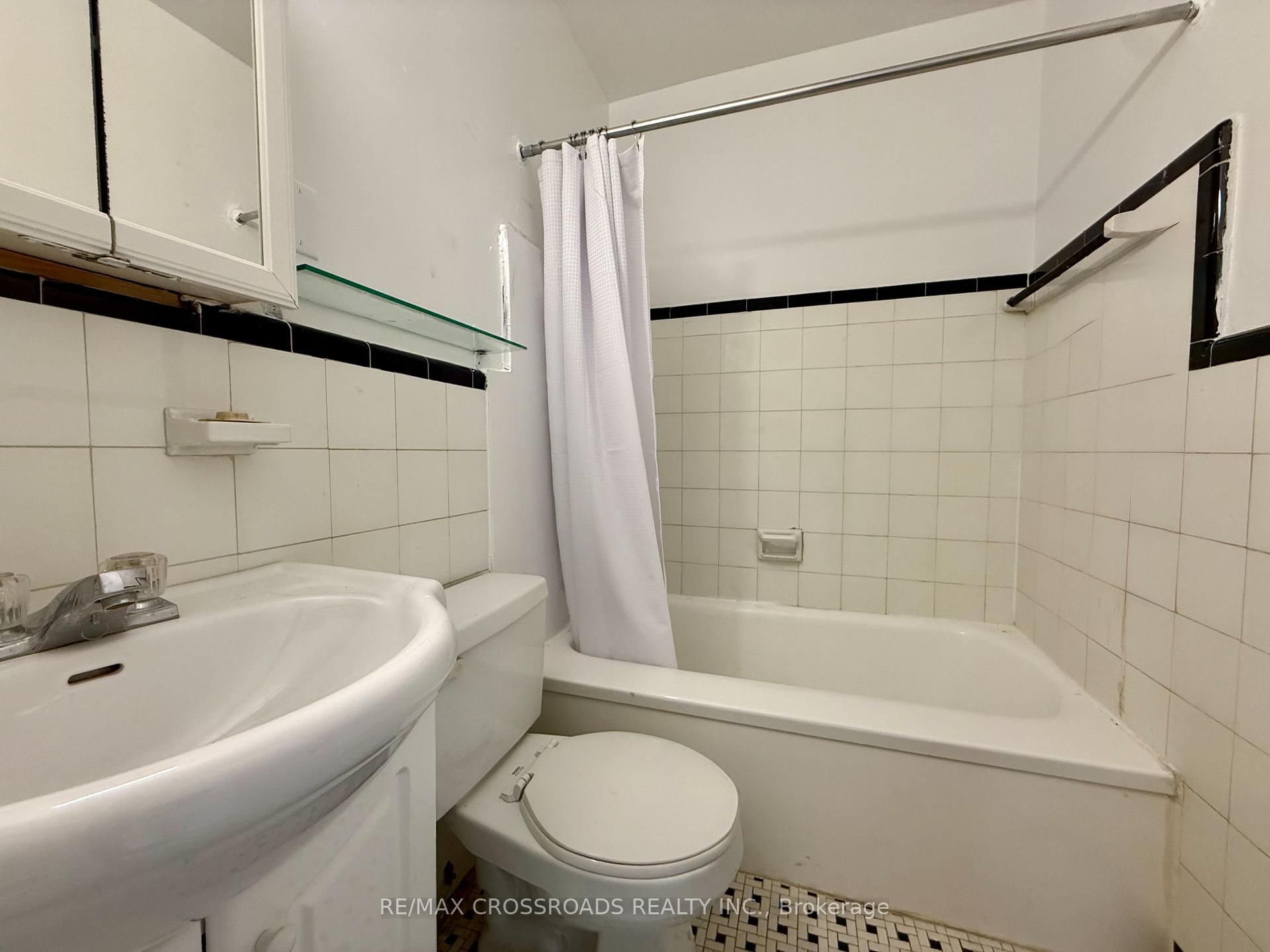 2770 Yonge Street, Unit 311