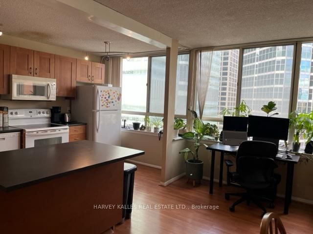 633 Bay Street, Unit 1216 - Photo 4