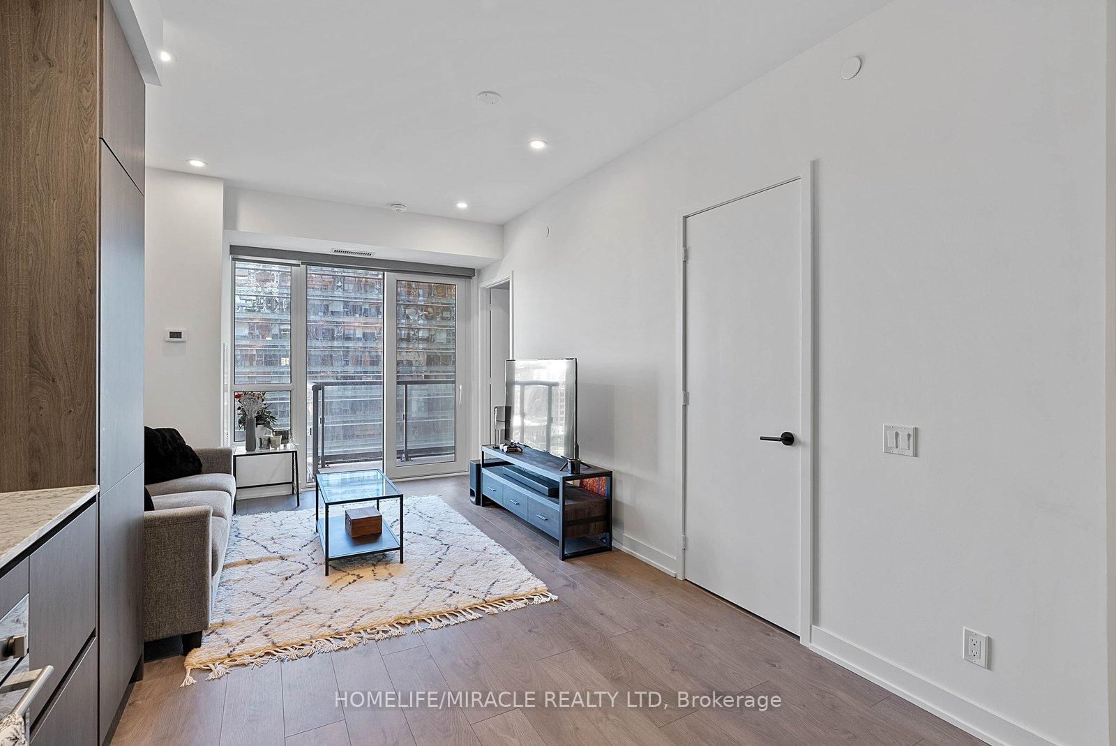 108 Peter Street, Unit 1322 - Photo 22