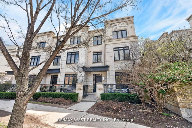 TH 11 - 7 Oakburn Crescent