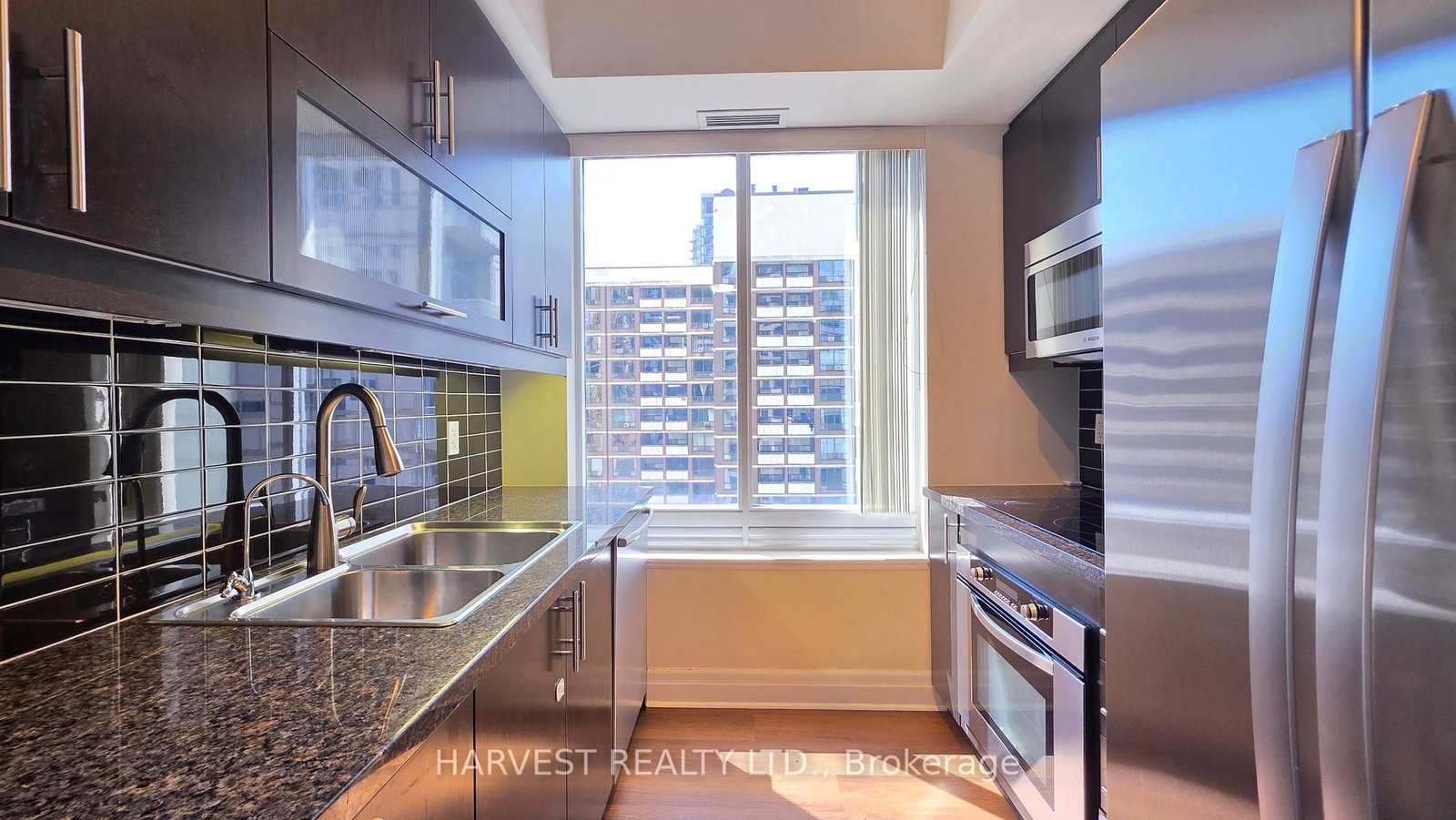 35 Balmuto Street • #1506 • Toronto, ON photo 11