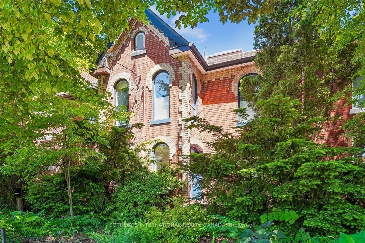 9 Rose Avenue • Toronto, ON photo 43