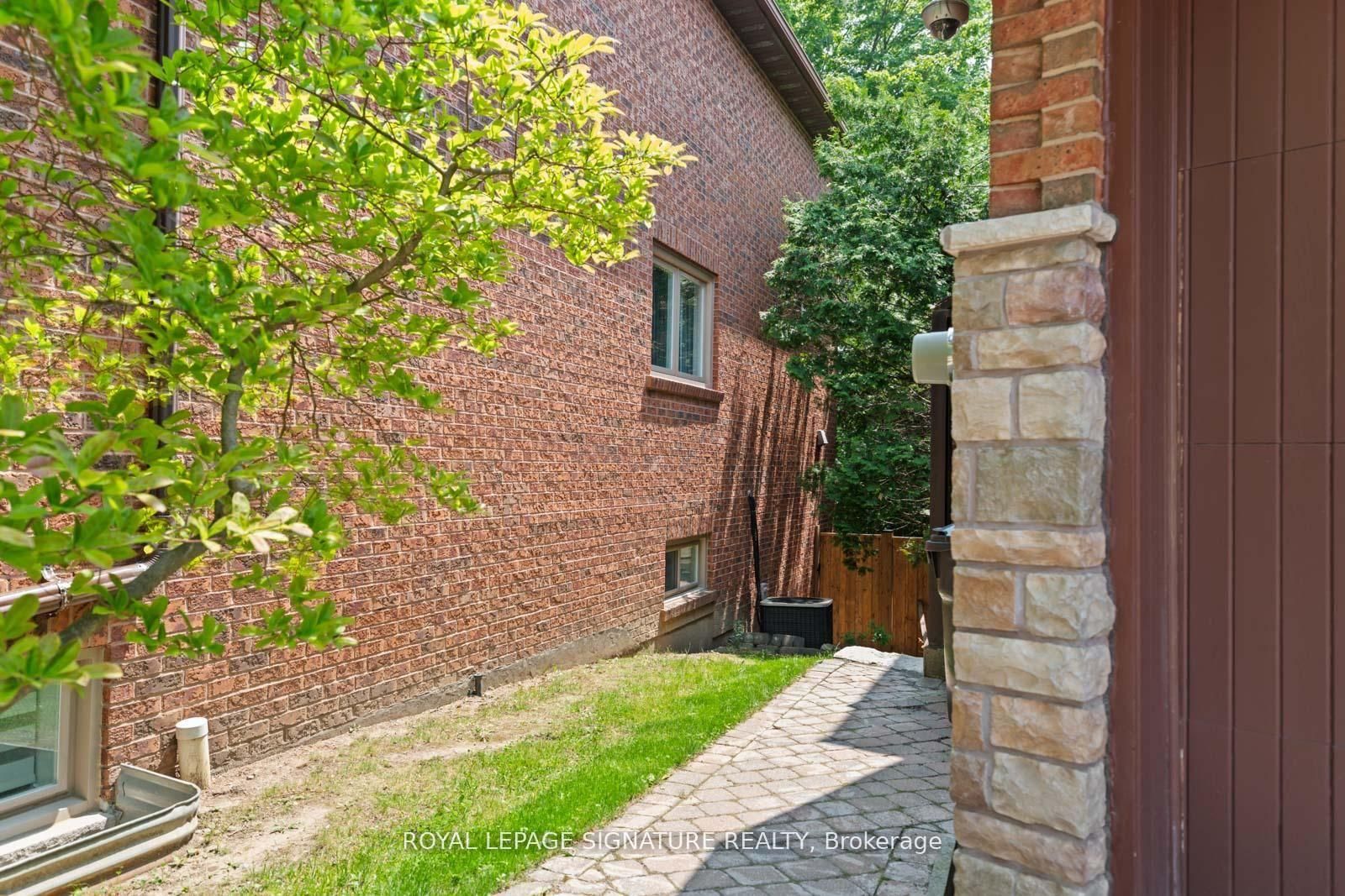 23 Brandy Court, Toronto, ON, photo 3
