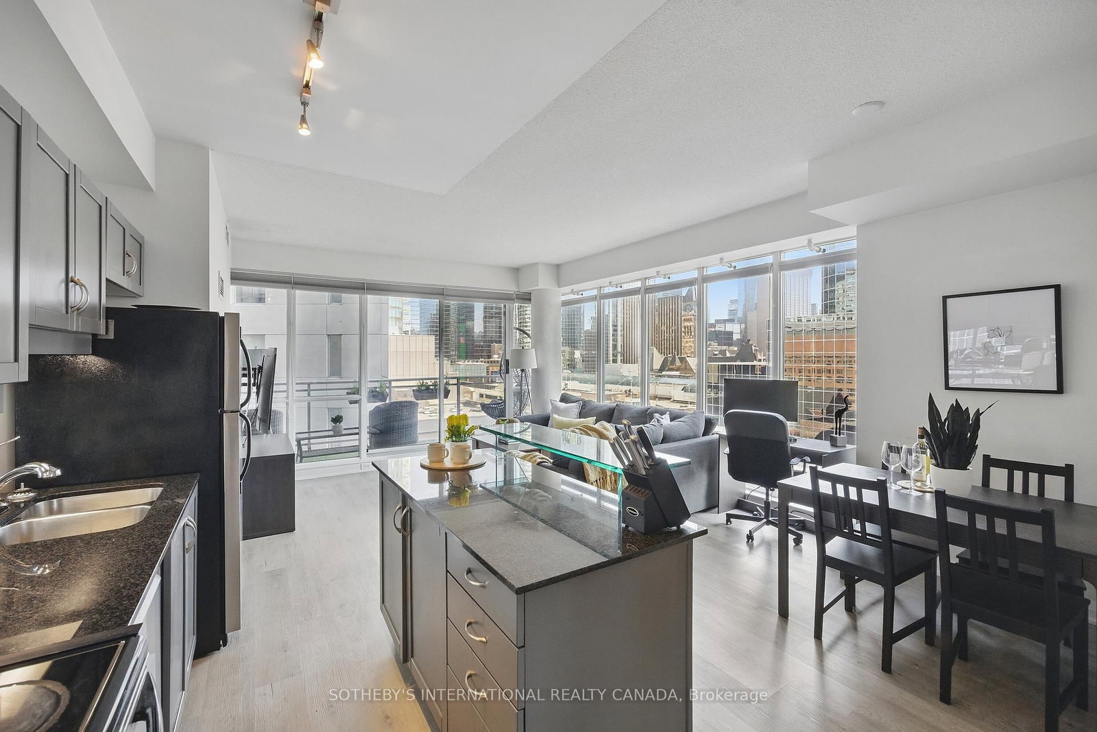 220 Victoria Street, Unit 1307 - Photo 5