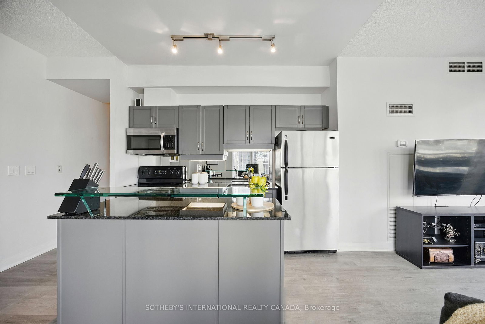 220 Victoria Street, Unit 1307 - Photo 8