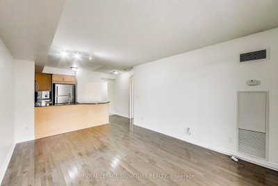 Condo leased at #203-18 Kenaston Gdns, Toronto, Ontario, M2K 3C7 - Bayview Village - MLS: C13234928