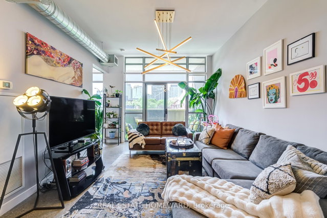 310 - 549 King Street E