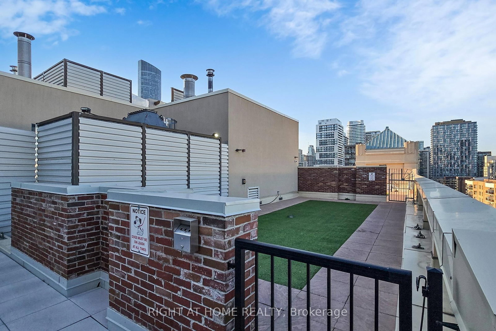 135 Dalhousie Street, Unit 305 - Photo 31