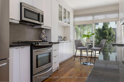 93 Walnut Avenue • Toronto, ON