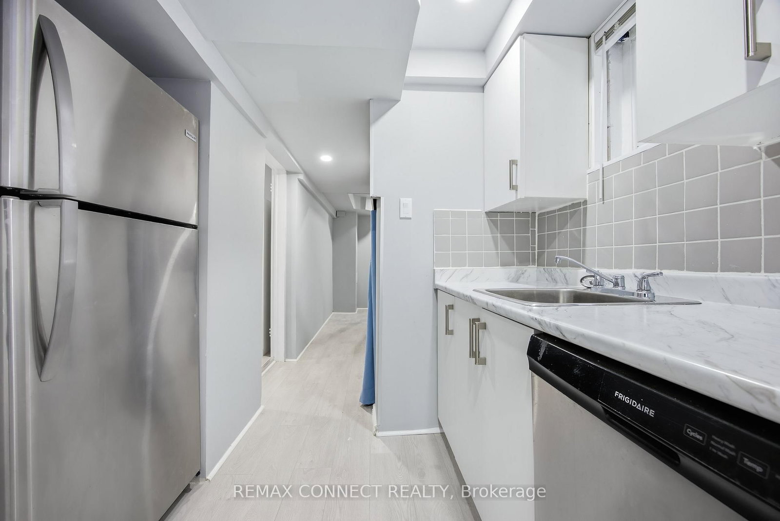Lower-50 Palmerston Avenue, Toronto, ON, photo 4