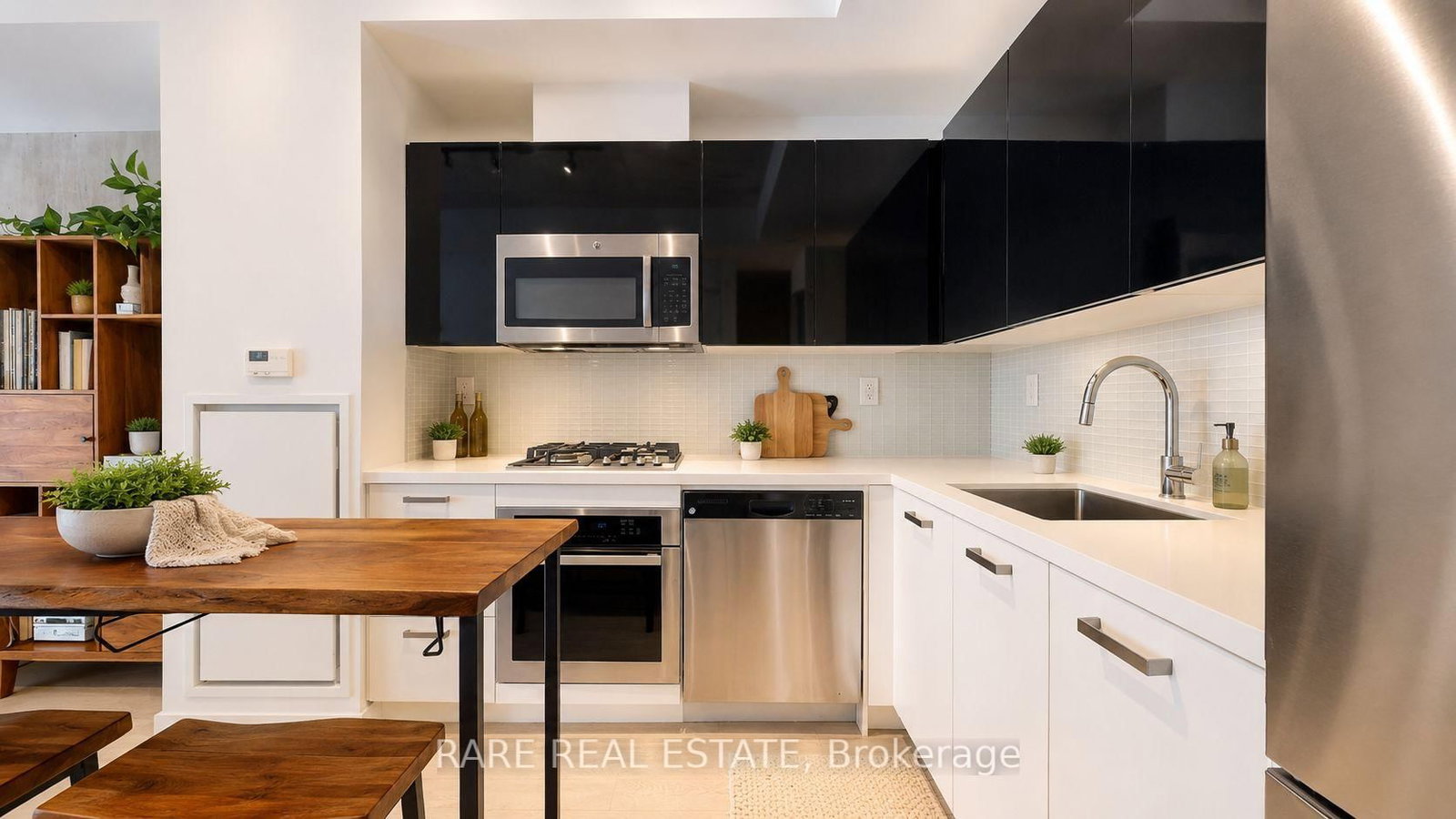 39 Brant Street, Unit 421 - Photo 2