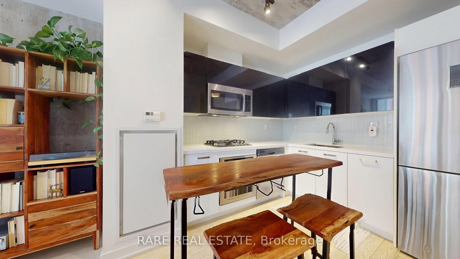 39 Brant Street, Unit 421 - Photo 3