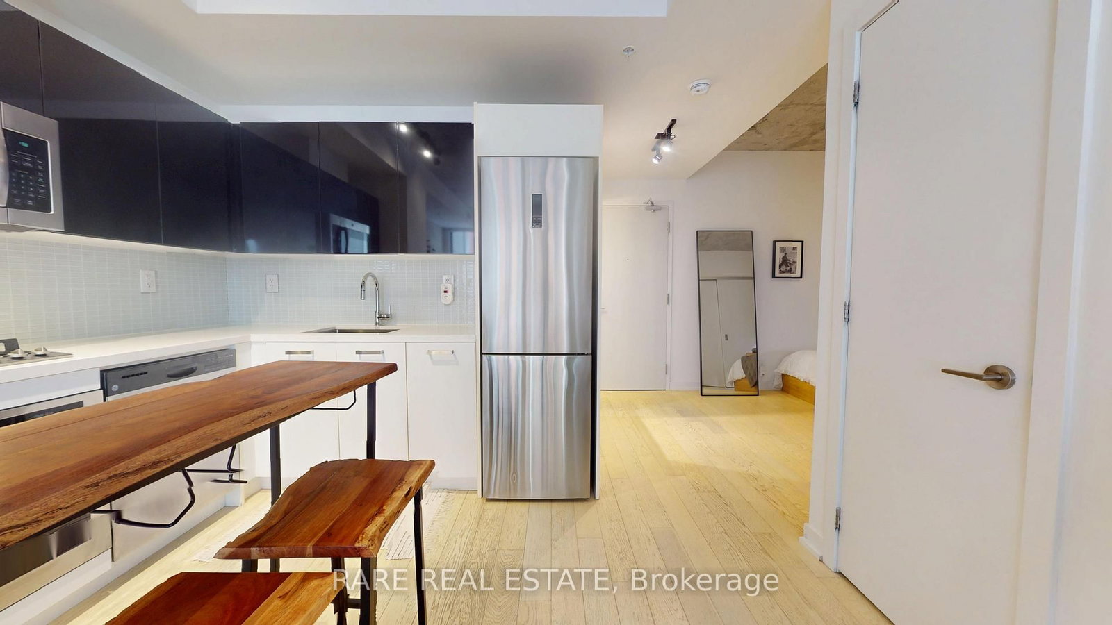 39 Brant Street, Unit 421 - Photo 5