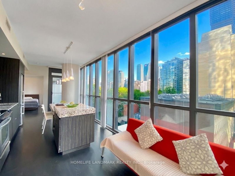 606 - 101 Charles Street E