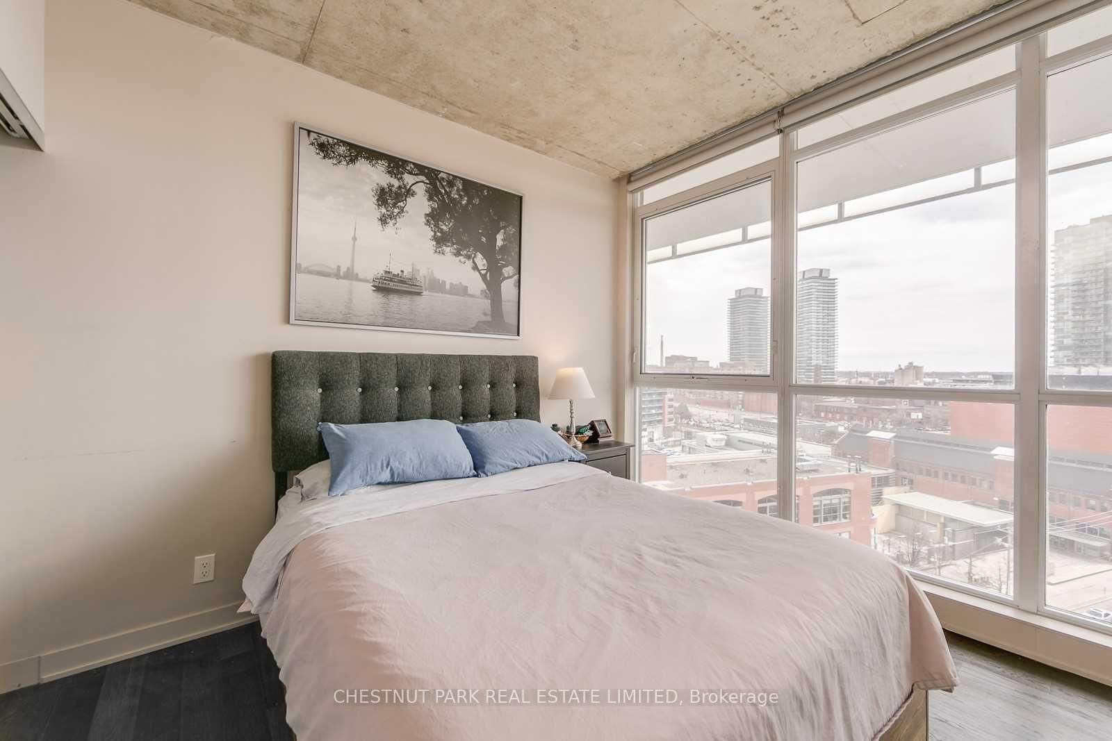 318 King Street E, Unit 1009 - Photo 22