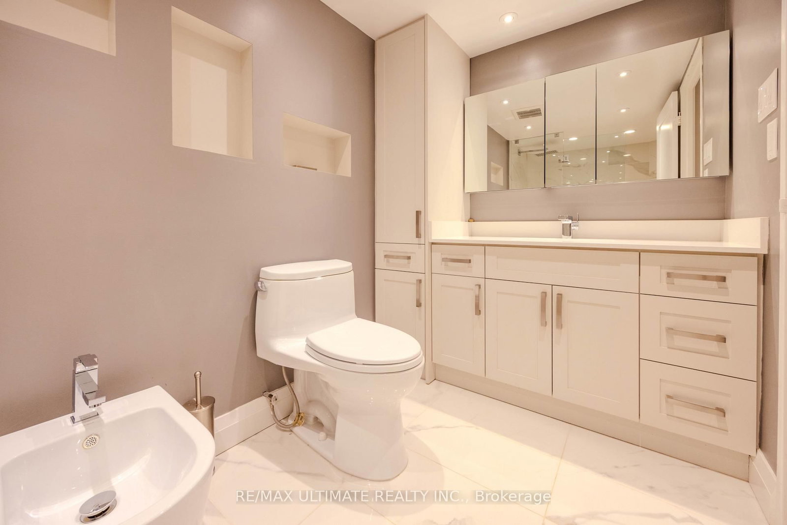 240 Heath Street W • #201 • Toronto, ON photo 20