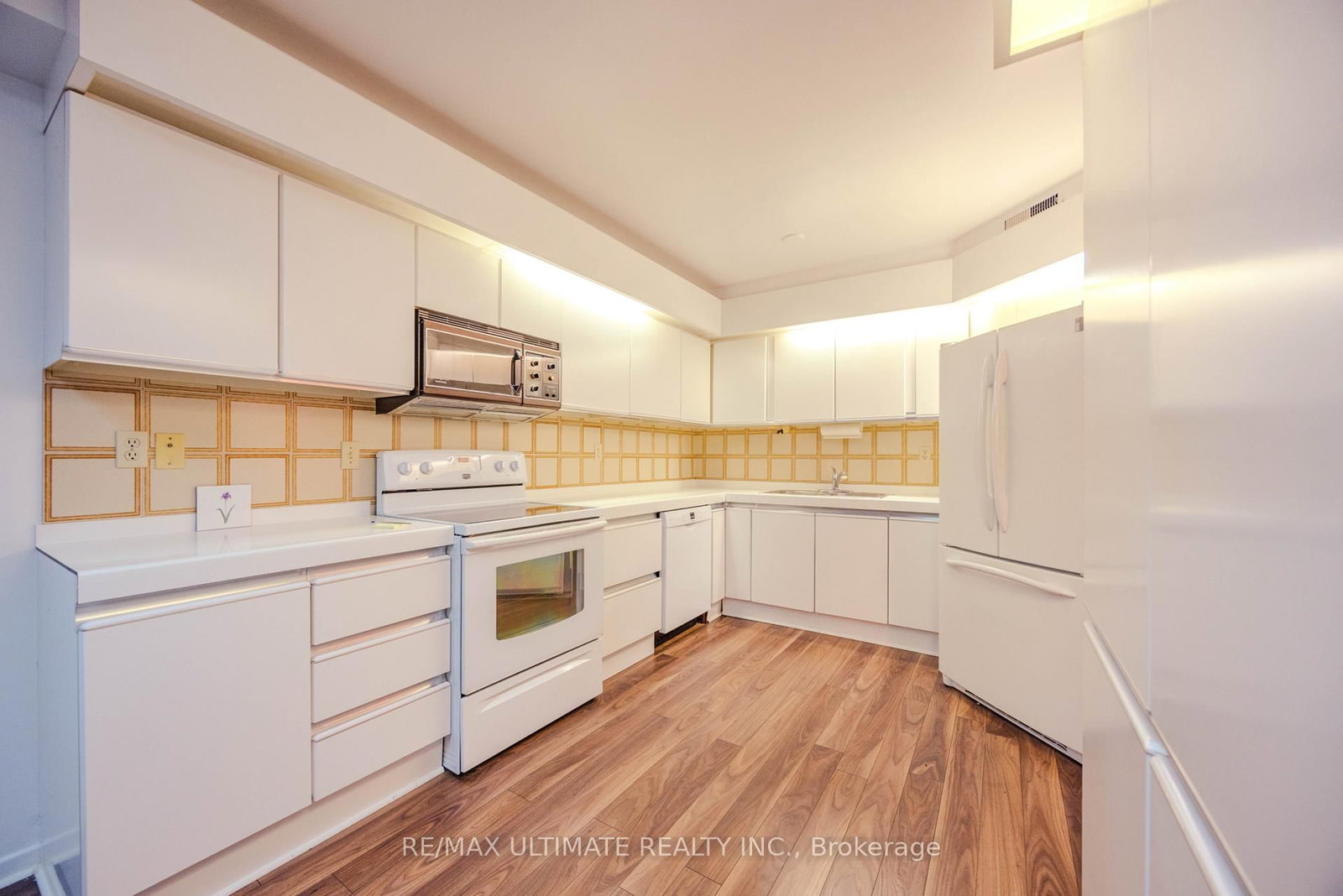 240 Heath Street W • #201 • Toronto, ON photo 24