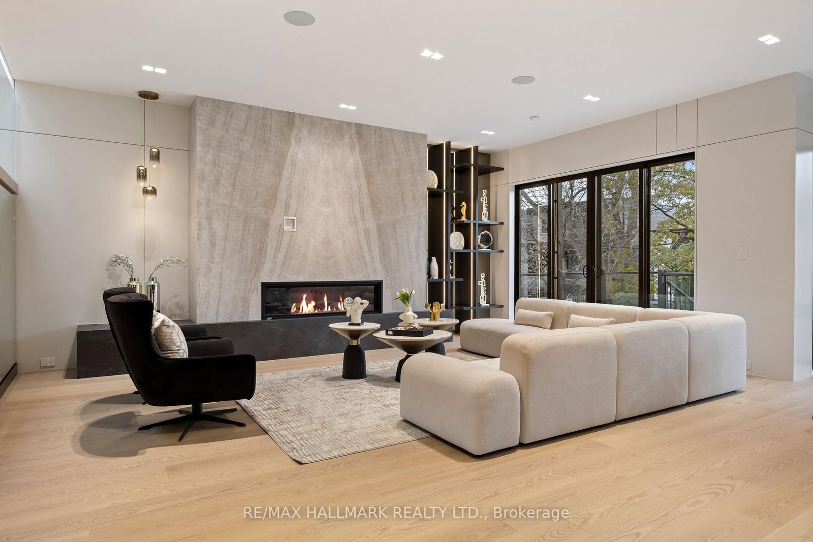 652 Bedford Park Avenue • Toronto, ON photo 13