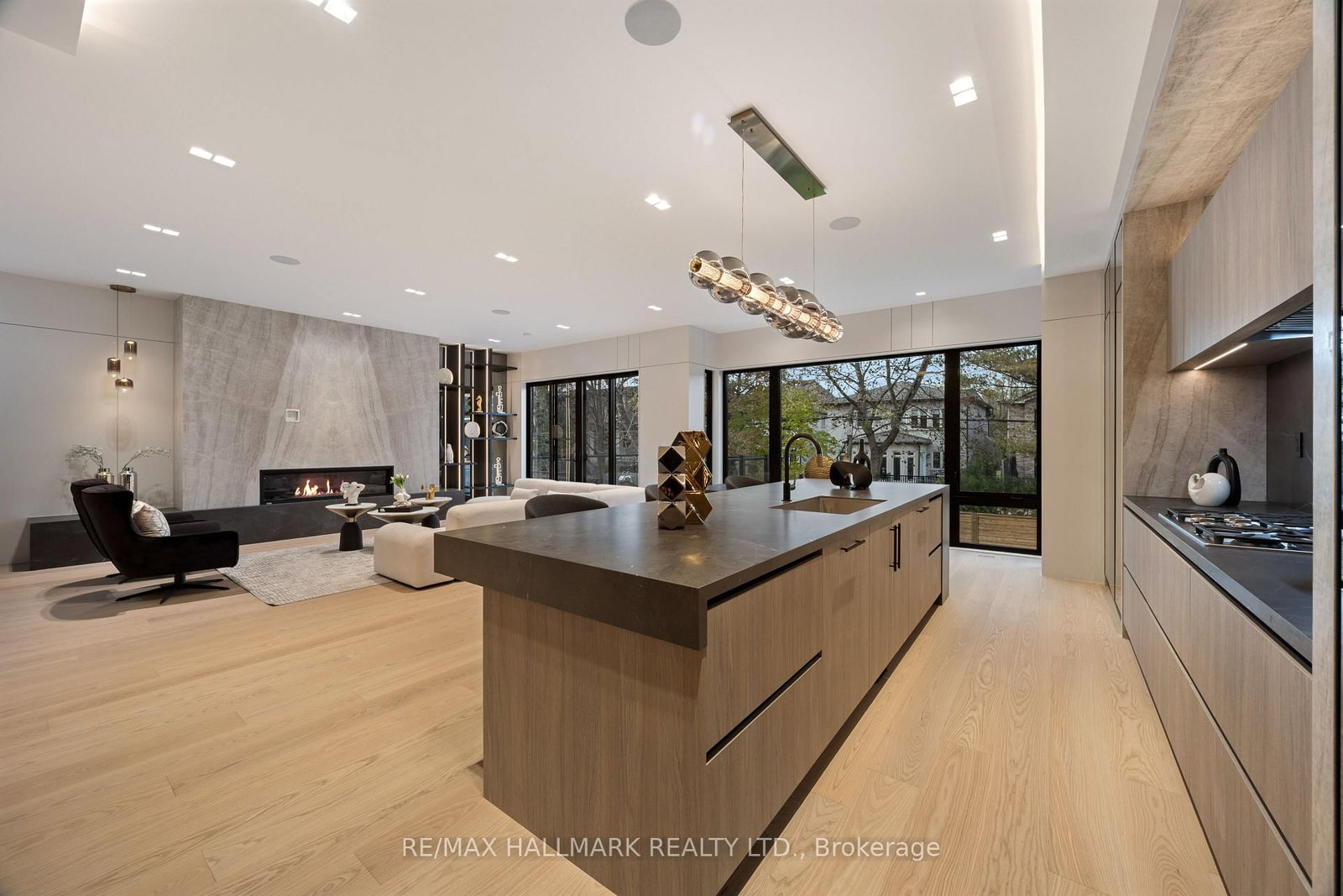652 Bedford Park Avenue - Photo 15